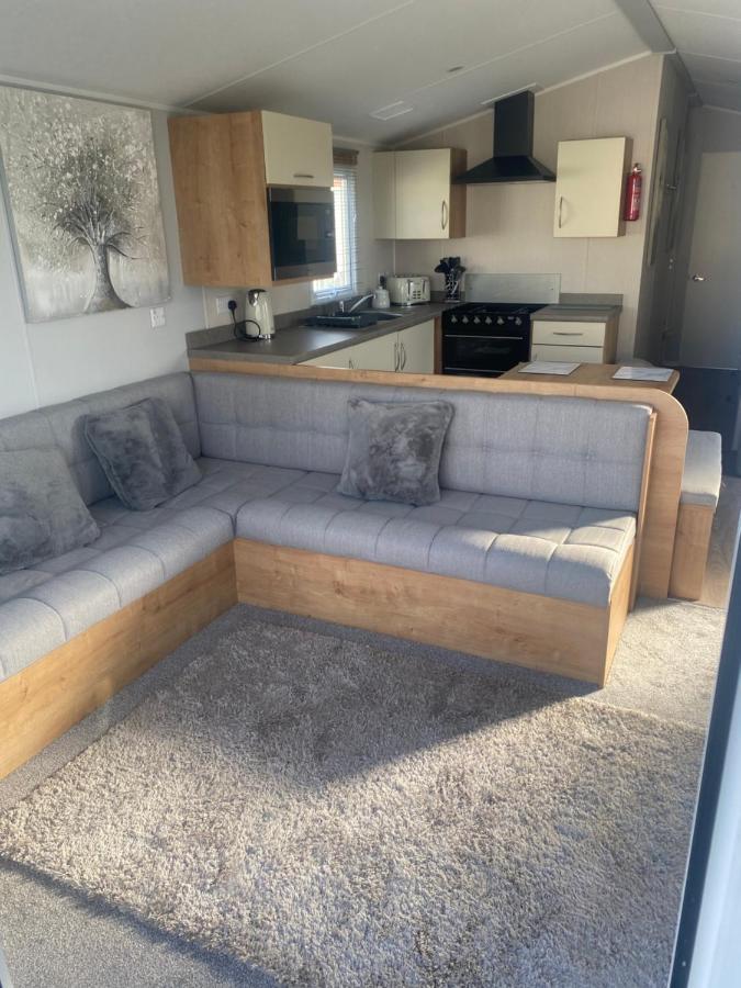 Modern 3 Bedroom Caravan Near The Beach 内兹岬附近沃尔顿 外观 照片